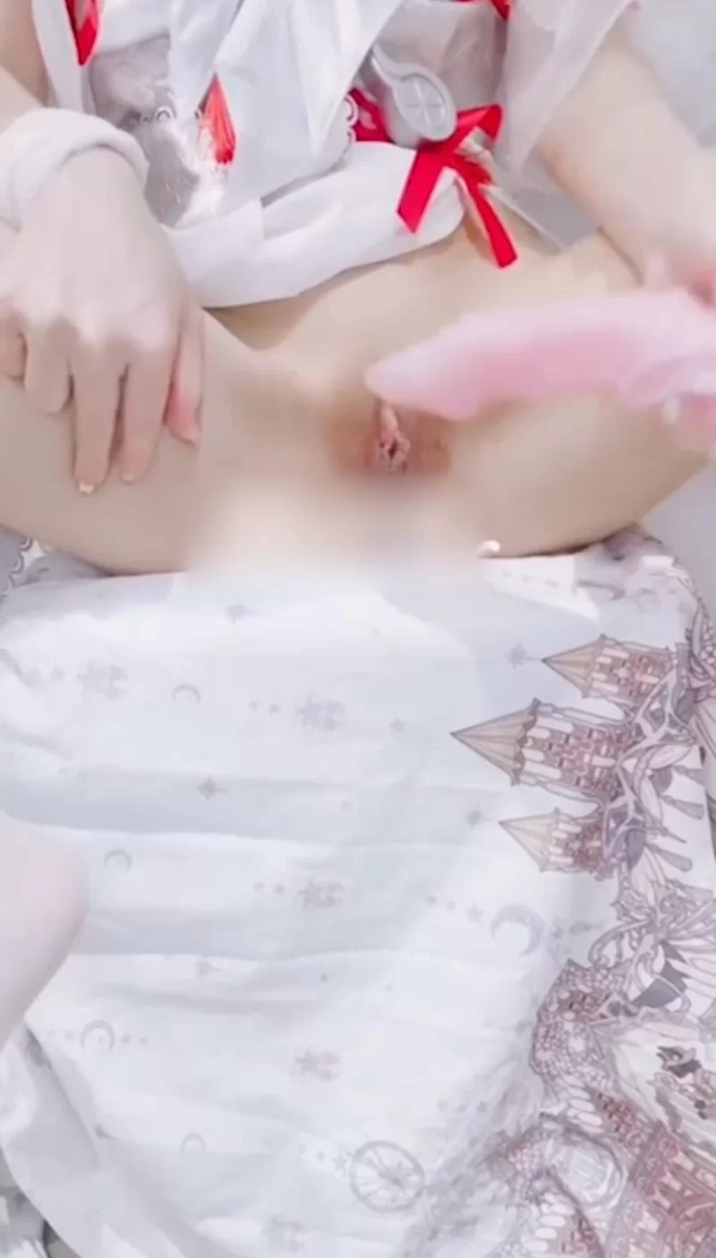 福利姬 1币白嫖❤️[极品]福利姬白虎白丝占星猫Cos永劫无间[胡桃]【1+251m】