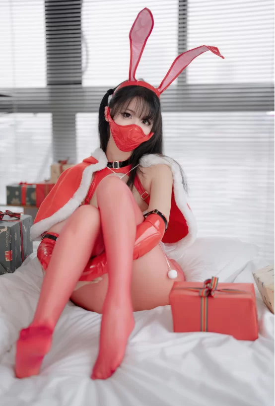 国产coser 轩萧学姐 - NO.077 2024圣诞红丝兔女郎【45P1V+730MB】