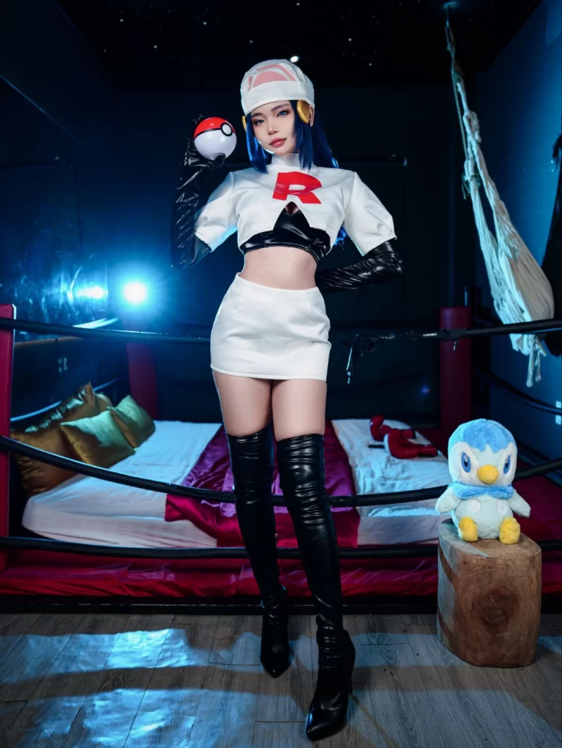 日韩coser ZinieQ Dawn Pokemon in Team Rocket costume [42P+20V／1.20GB]【42P20V+1.2G】