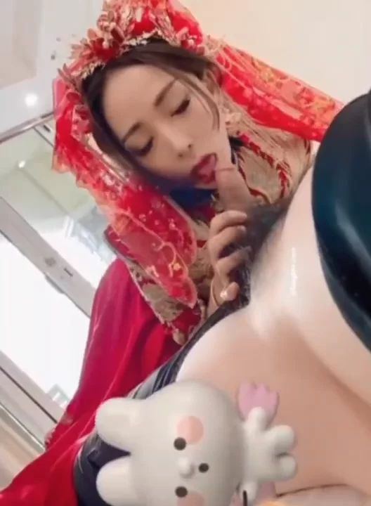 熟女少妇 极品娇妻，中式婚纱，提前开啪，婚纱合集【7v+917m】