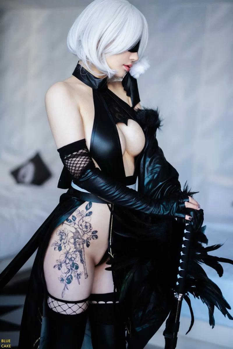 日韩coser BLUECAKE SonSon – 2B RED[62P-75.2MB]【63P+75M】