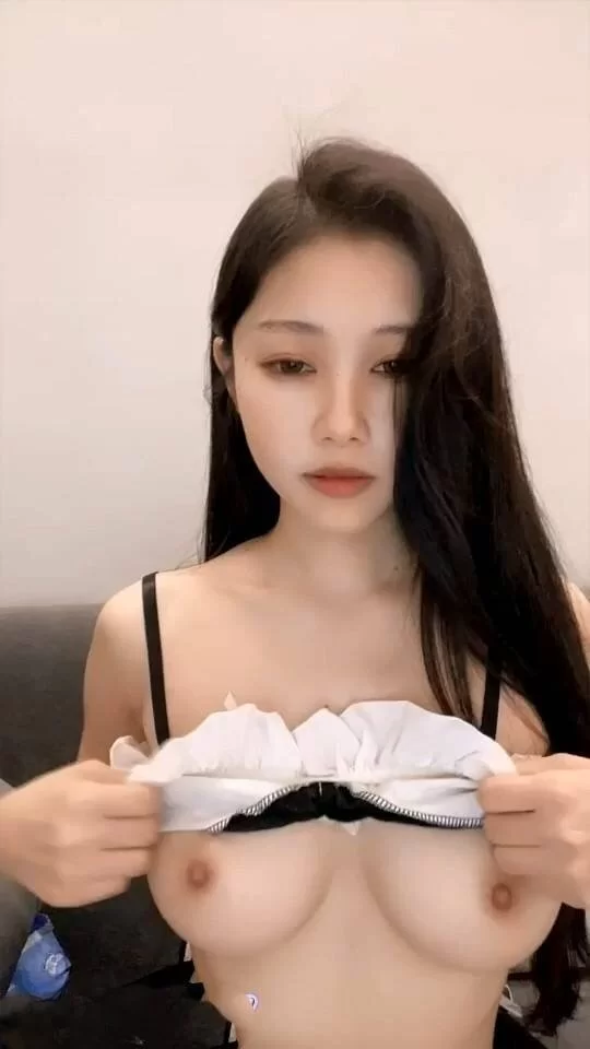 美女御姐 真正的女神！[娇萌小朋友] 超级大美乳！热舞甩大奶~.【2v+3g】