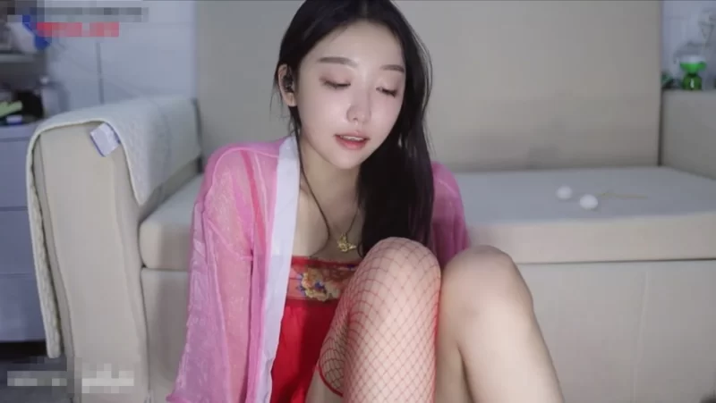 ASMR ASMR[酥酥学姐]6.20最新-大王又来宠幸酥妃了，那这次就叫家妹一起服侍大王吧【1V+99M】