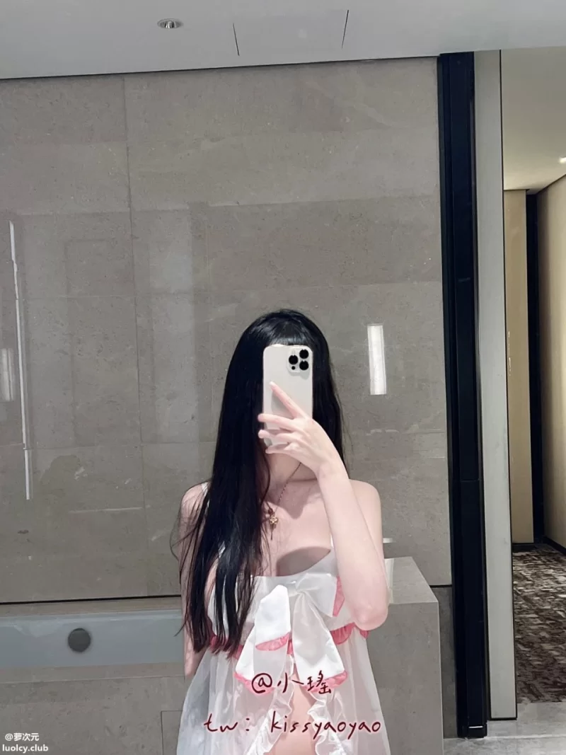 福利姬 顶级白虎萝莉美女 小瑶萝莉酱 私拍啪啪视频福利合集【3v+300m】