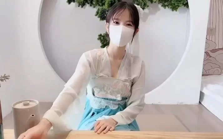 自拍 AAP-0843中秋团圆中出汉服白虎妹妹【1p+1v+286M】