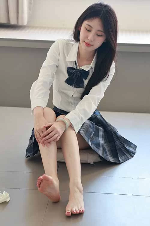 腿控足控 绮梦摄影-yaya-私房性感超短裙棉袜裸足美腿【677p+915m】