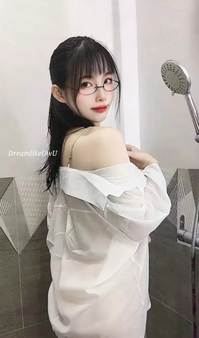 日韩coser DreamlikeUwU写真合集【npv+7.2g+】