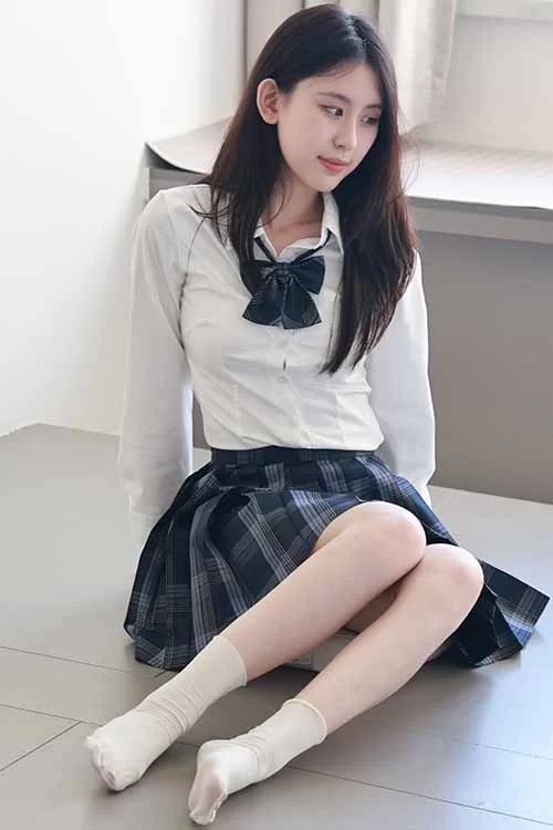 腿控足控 绮梦摄影-yaya-私房性感超短裙棉袜裸足美腿【677p+915m】