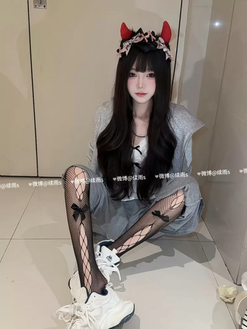 自拍 抖音 续雨 私人订制足控系列【13p+17v+1.3G】