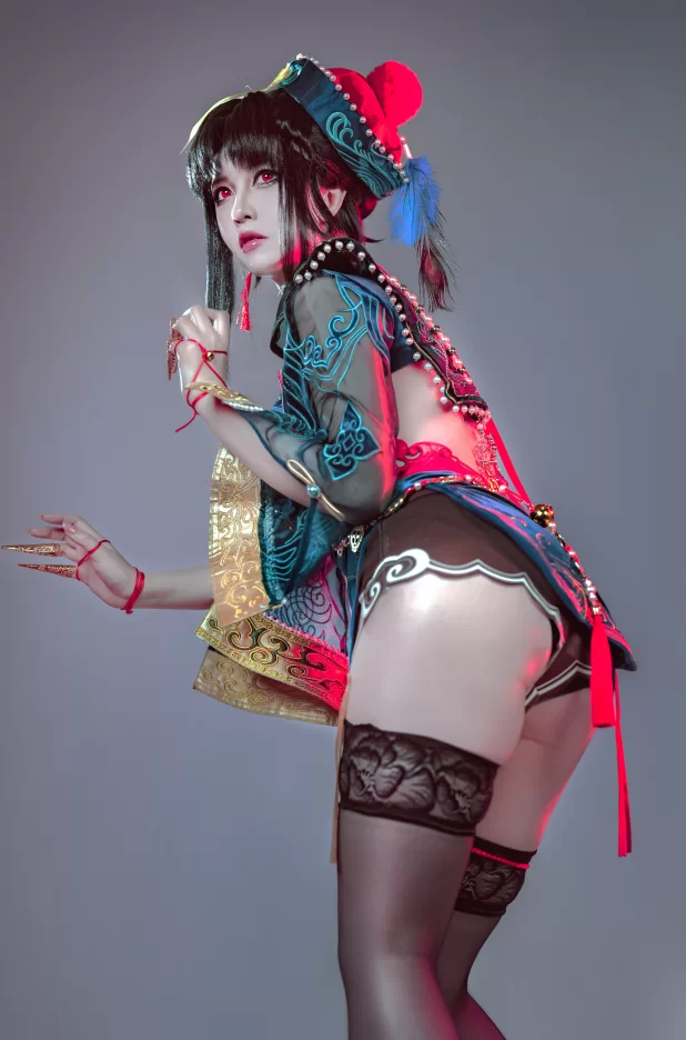 福利姬 半半子_玉玲珑 僵尸娘 [24P+2V]【24P+2V+350m】