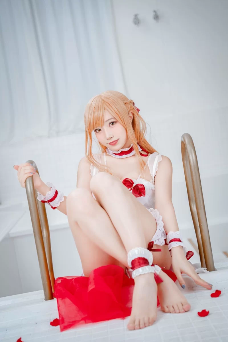 国产coser 切切celia 亚丝娜内衣 [19P-209MB]【19P+209M】