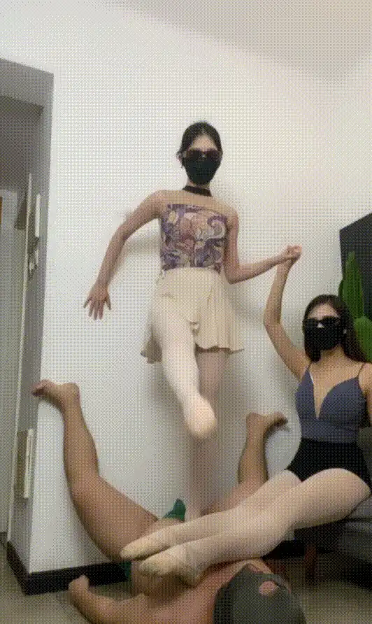 美女御姐 00后舞蹈小主九莲+辣辣姐空姐制服一字马白丝视频合集【78v+17g】