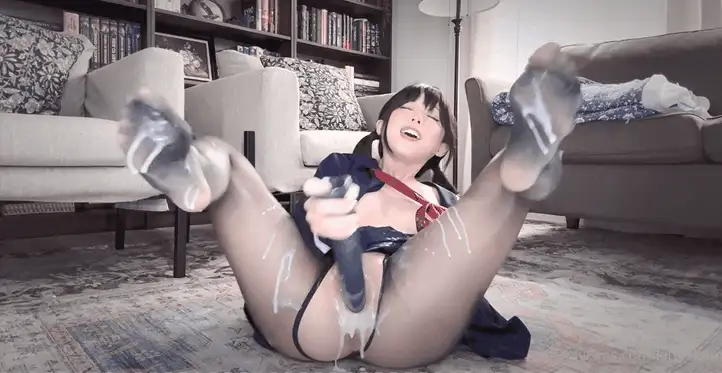 国产主播 kittyxkum 上完一整天课，还有什么更好的放松方式呢？【1+573M】