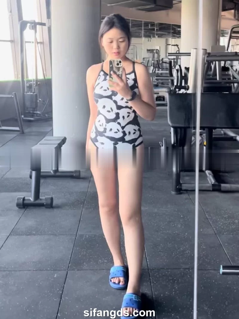 美女御姐 推特极品清纯萌妹 门槛福利 大尺度 这妹子太嫩了【1+540m】