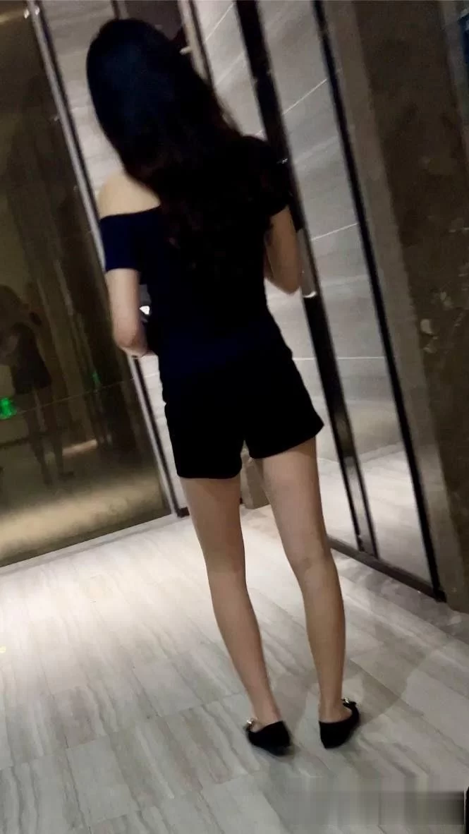 绿帽&换妻 大神尾随美容院空姐扫楼打胶保养1-2+打胶各种鞋子1-3合集【NV+25.6GB】