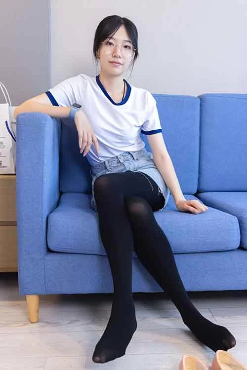 美腿/足控 袜啵啵-小甜豆-平底鞋、牛仔裙厚黑丝[140P1V-1.8G百度网盘]【140p1v+1.8G】