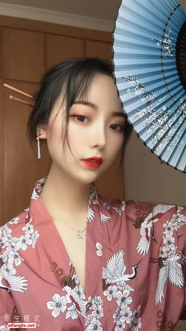 自拍 《云盘泄密》漂亮小姐姐和前男友啪啪视频被渣男分手后【26v31p+954M】