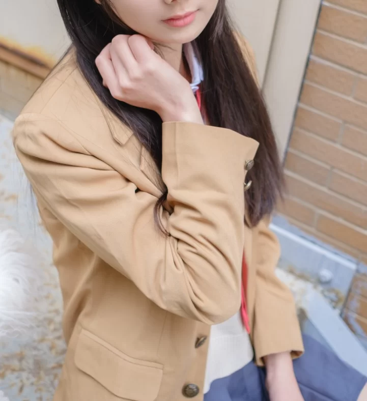 福利姬 [网红] 高颜值福利姬[赤西夜夜]麻衣学姐COSER 黑丝play 究极美腿【1+3G】