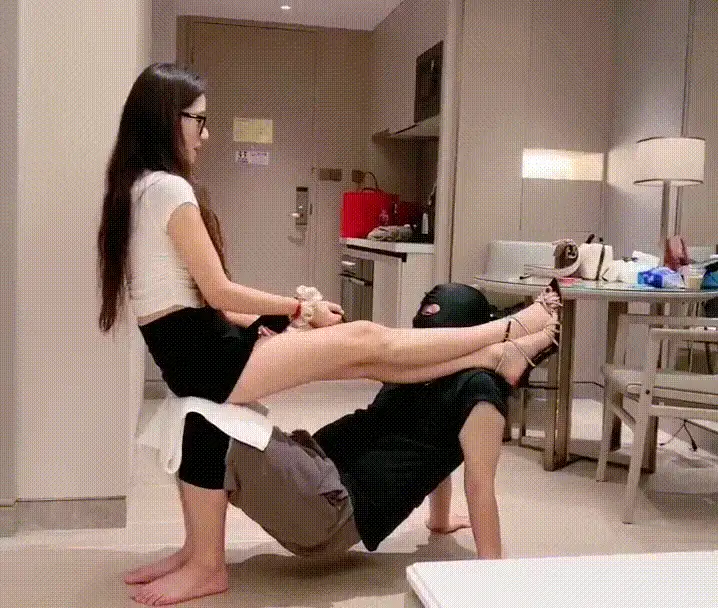 有剧情的 套路/玩物直播沅芷双S女奴线下调教插马眼黄金圣水 户外【113V+35GB】