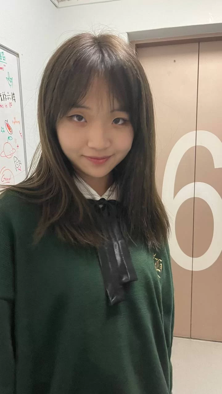 自拍 粉装小学妹,被邪恶叔叔干的面目扭曲,洗澡造爱换衣流出[【7v16p+1.4G】