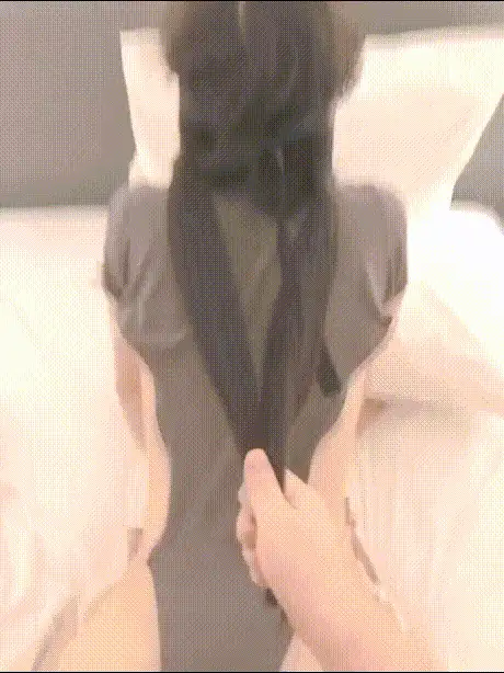 福利姬 双马尾清纯小母狗萝莉与大鸡巴爸爸各种啪啪 一线天白虎嫩穴插出白浆【1+580m】