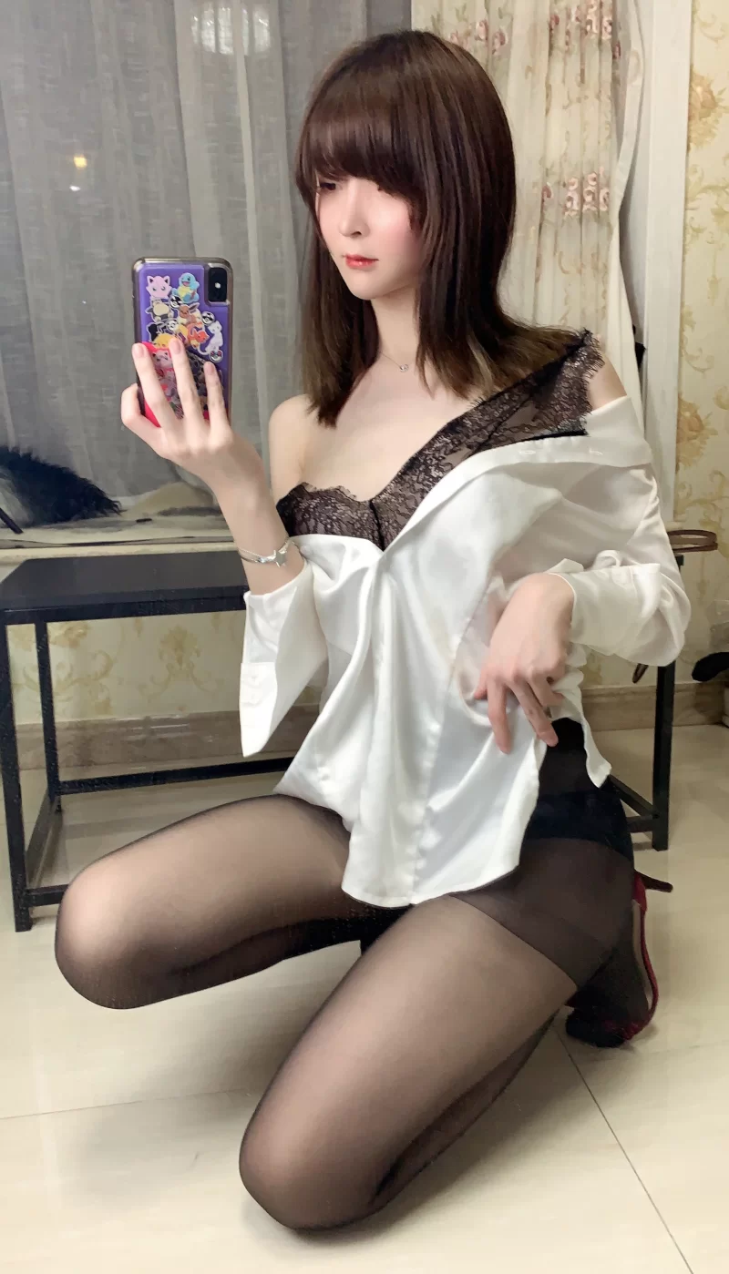 国产coser 小央泽58套【npnv+18G】
