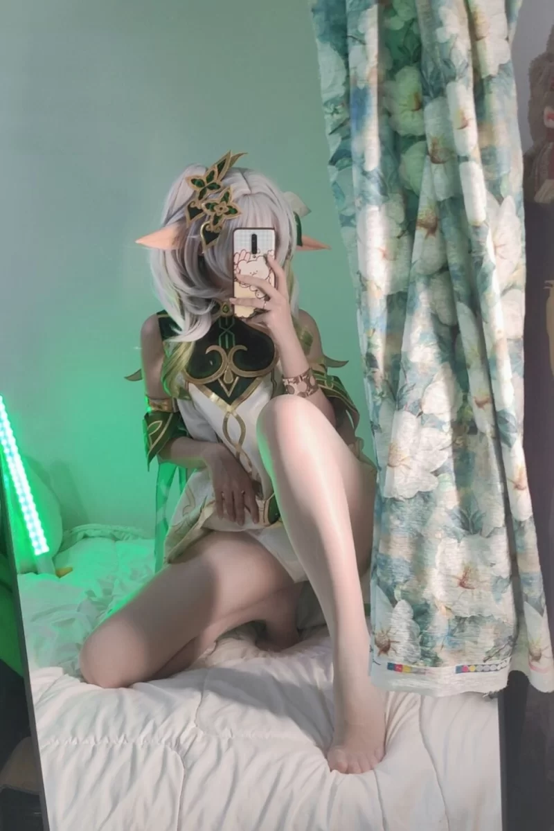 国产coser 洛桑w伊梓 小草神 [39P 3V 111MB]【39P3V+111M】