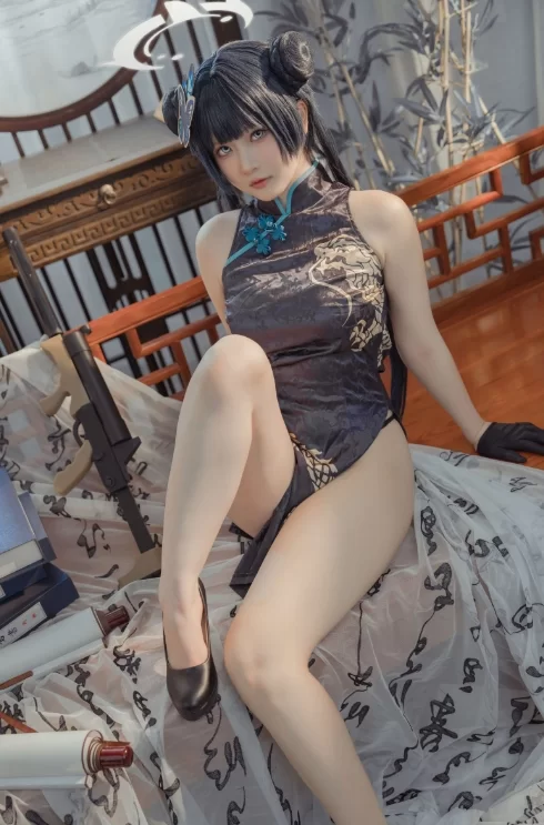 国产coser 前羽&小容仔咕咕咕w - 尼尔2B 双人旗袍 72P-651M【72P+651M】