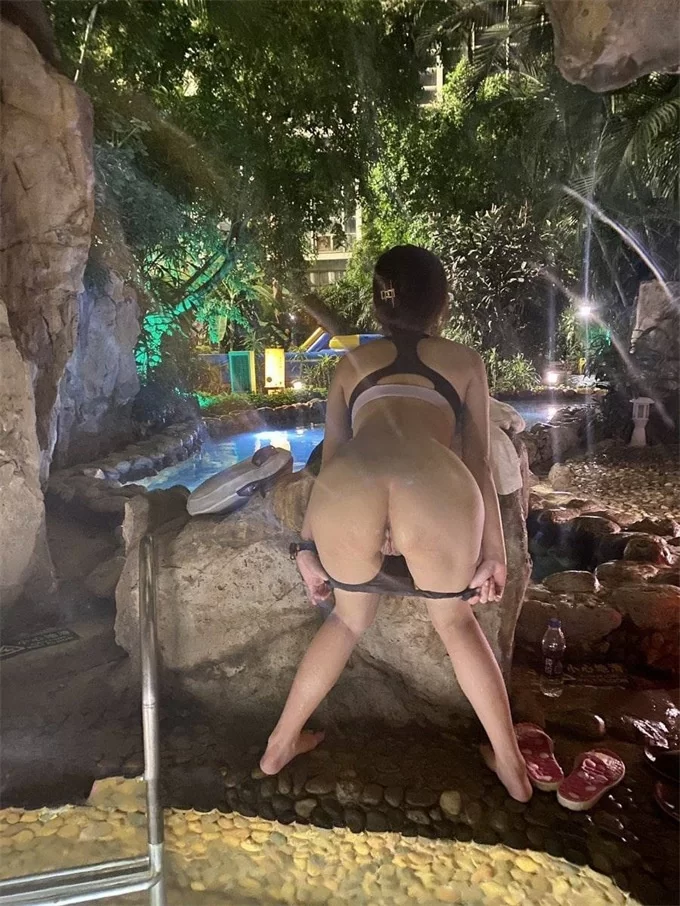 福利姬 西蓝花(小熊包包)–整理反差婊粉丝群福利合集【102V1423P+21.6G】