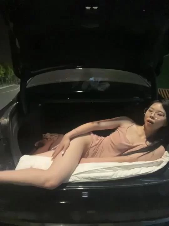 美女御姐 2025年新流，不靠颜值，靠骚吃饭，绝顶露脸骚母狗[LYJyao5【22v+4.29g】
