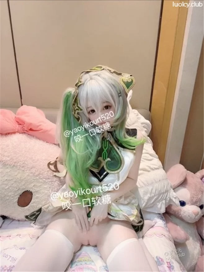 福利姬 咬一口软糖 – 极品白虎萝莉一线天福利姬【183P19V+373MB】