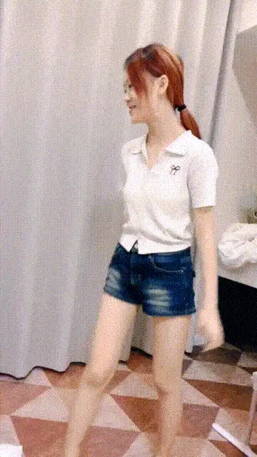 熟女少妇 妈妈带着骚女儿一起大秀，全程露脸黑丝情趣双头道具，【2+3231MB】