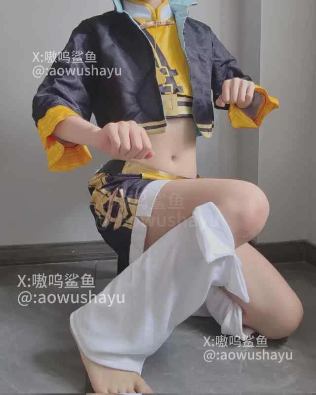 自拍 喜欢随地大小便的bt小母狗『嗷呜鲨鱼』可爱的双马尾小萝莉【多p+0.63g】