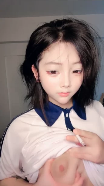 福利姬 高颜值清纯校援[取悦〗极品反差被干 学生服满满回忆加【10V+3G】