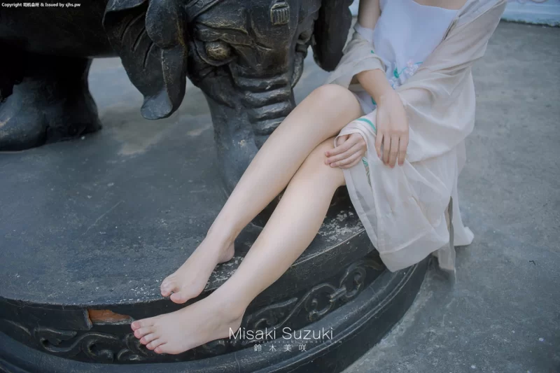 福利姬 铃木美咲(Misaki Suzuki)古风汉服两套 。【7V，95P+1G】