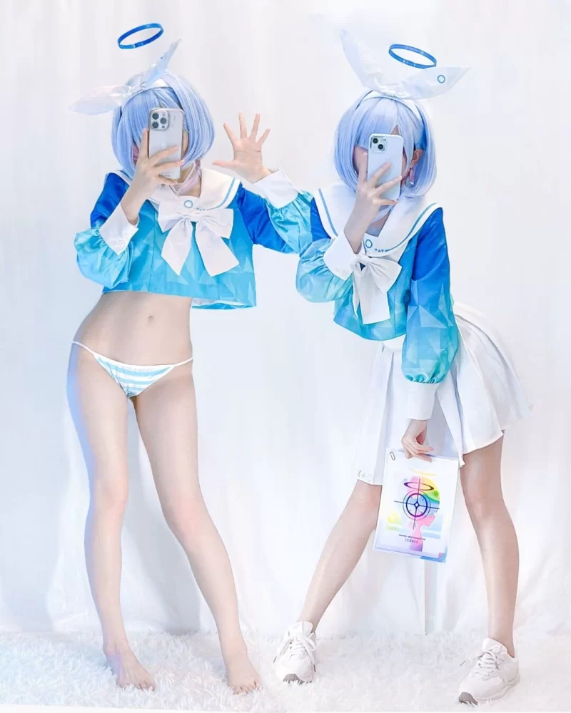 日韩coser 日本白嫩美足白虎嫩妹FANSLY订阅COSPLAY图集，直接开导【1+25M】