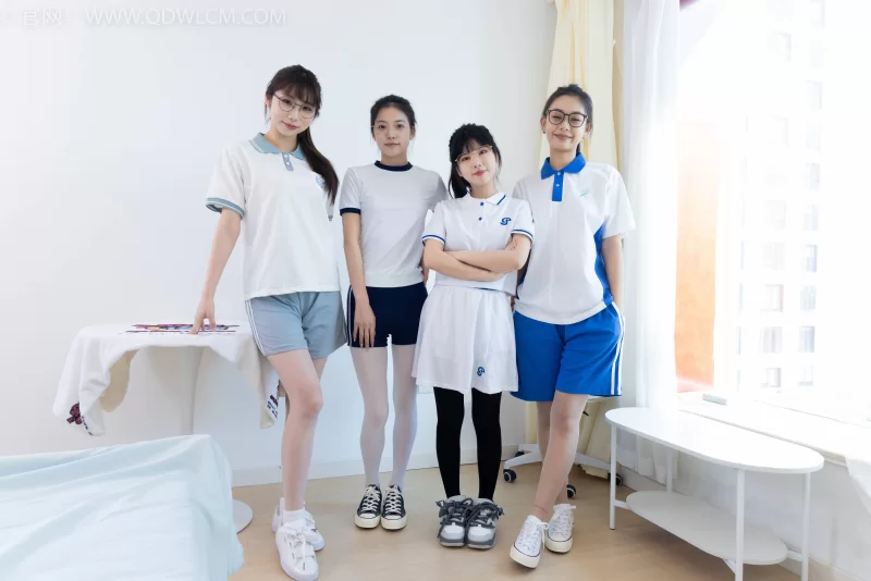 国产模特 物恋传媒 NO.2243 茯苓&岚岚&泡泡&米米-新春快乐[190P+1V／6.06GB]【190P1V+6.06G】