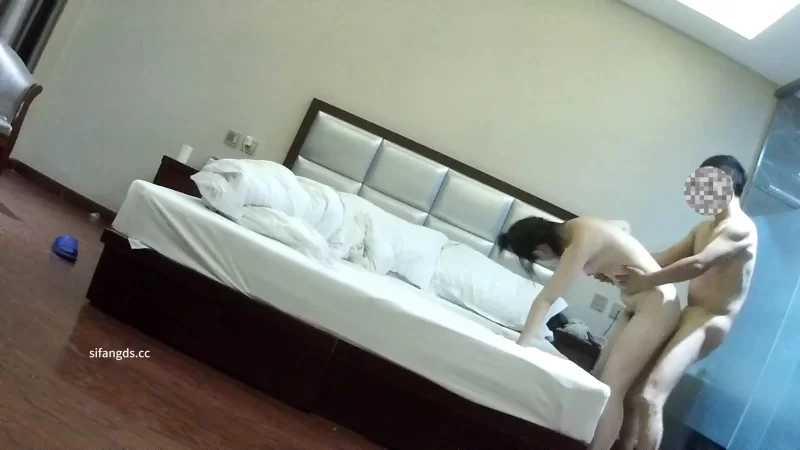 91大神 师范大一学妹，邻家妹子的样子，无套内射【13P+2V+4.86G】