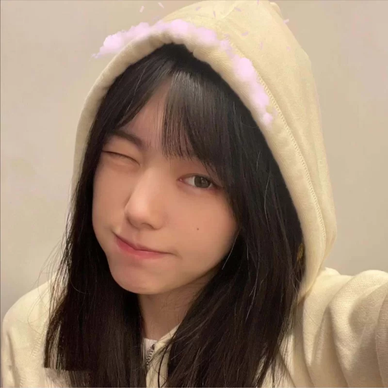 福利姬 [原档泄密]南京女大学妹，看起来挺文静床上骚出水，一插进来秒变小母狗 爽叫不停【1+412M】
