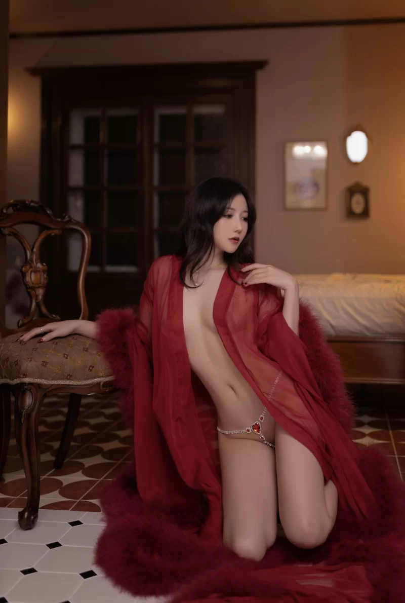 福利姬 鱼子酱Fish - 似火柔情 [120P 732MB]【120P+732M】