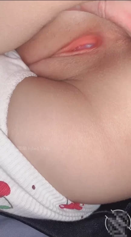 乱伦 和极品白虎萝莉妹妹乱伦，大神#意淫自己妹妹 最新付费视频合集【1+4.4G】