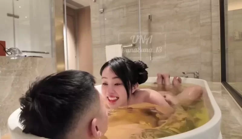 美女御姐  推特[una8una_13〗 顶级颜值御姐与金主南部旅行啪啪性爱【1+1.3g】