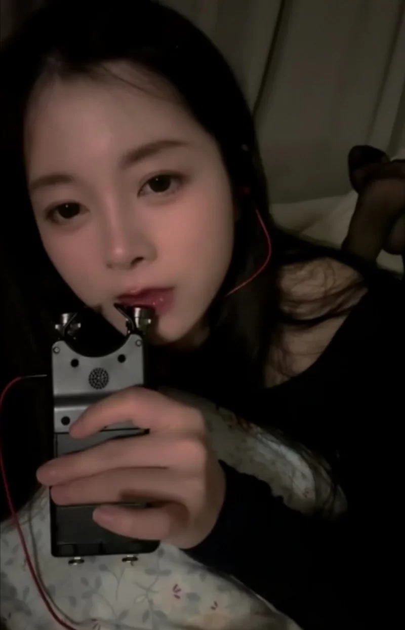 ASMR ASMR[缇雅99]让姐姐玩弄你的耳道吧+趴在你身边的呢喃【2V+77M】
