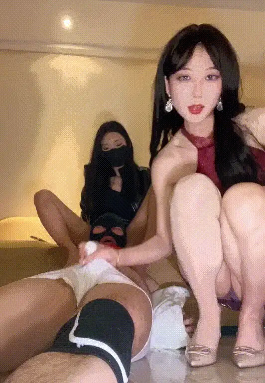 合集 丝足❤️万万s+亚绮S 红绿灯 姐妹花榨精比赛/汉服调教【24v+13G】