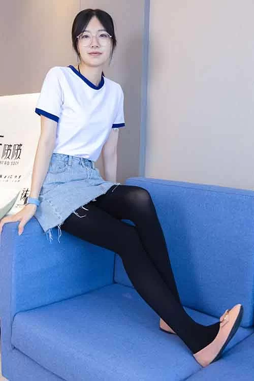 美腿/足控 袜啵啵-小甜豆-平底鞋、牛仔裙厚黑丝[140P1V-1.8G百度网盘]【140p1v+1.8G】