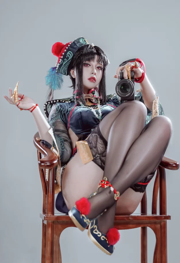 福利姬 半半子_玉玲珑 僵尸娘 [24P+2V]【24P+2V+350m】