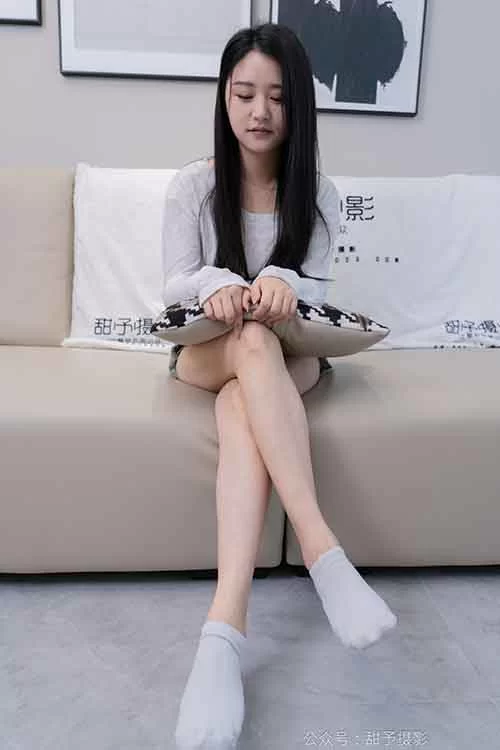 美腿/足控 甜予摄影-澜澜-皮鞋白棉袜、裸足美腿[130P1V-1.8G百度网盘]【130p1v+1.8G】