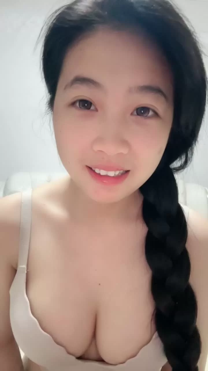 自拍 06清纯学妹 可爱乖巧 极品微胖奶子大【1V+2.3G】