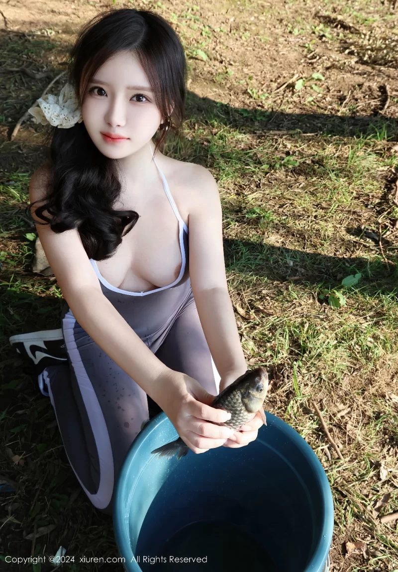 秀人网 小薯条 钓鱼佬的特殊福利野战钓场【92P+1.23G】