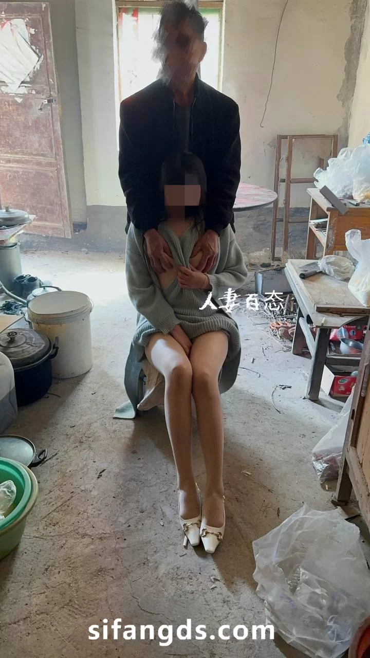 熟女少妇 推特人妻百态 变态绿帽在一旁欣赏单男操她【1+9.3g】